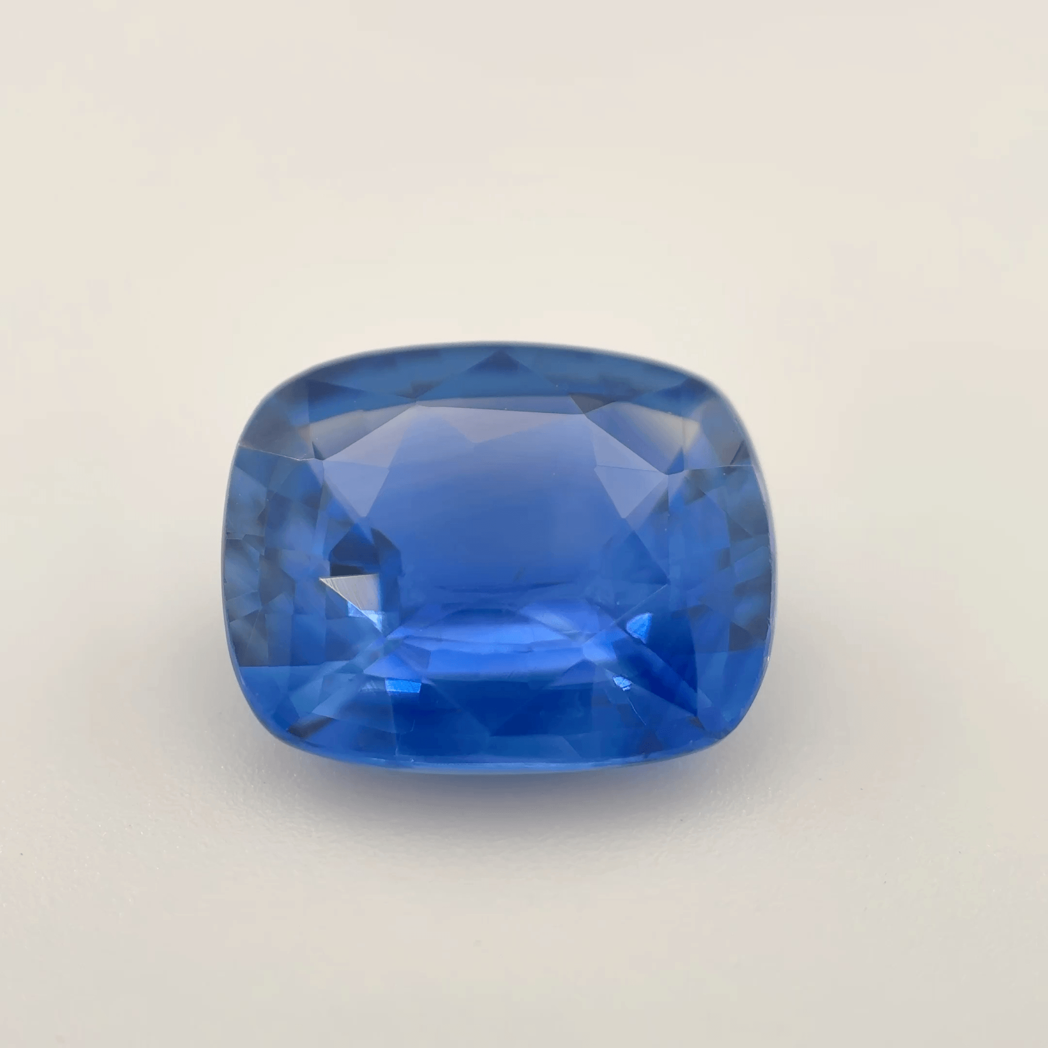 Saphir coussin 3.18ct