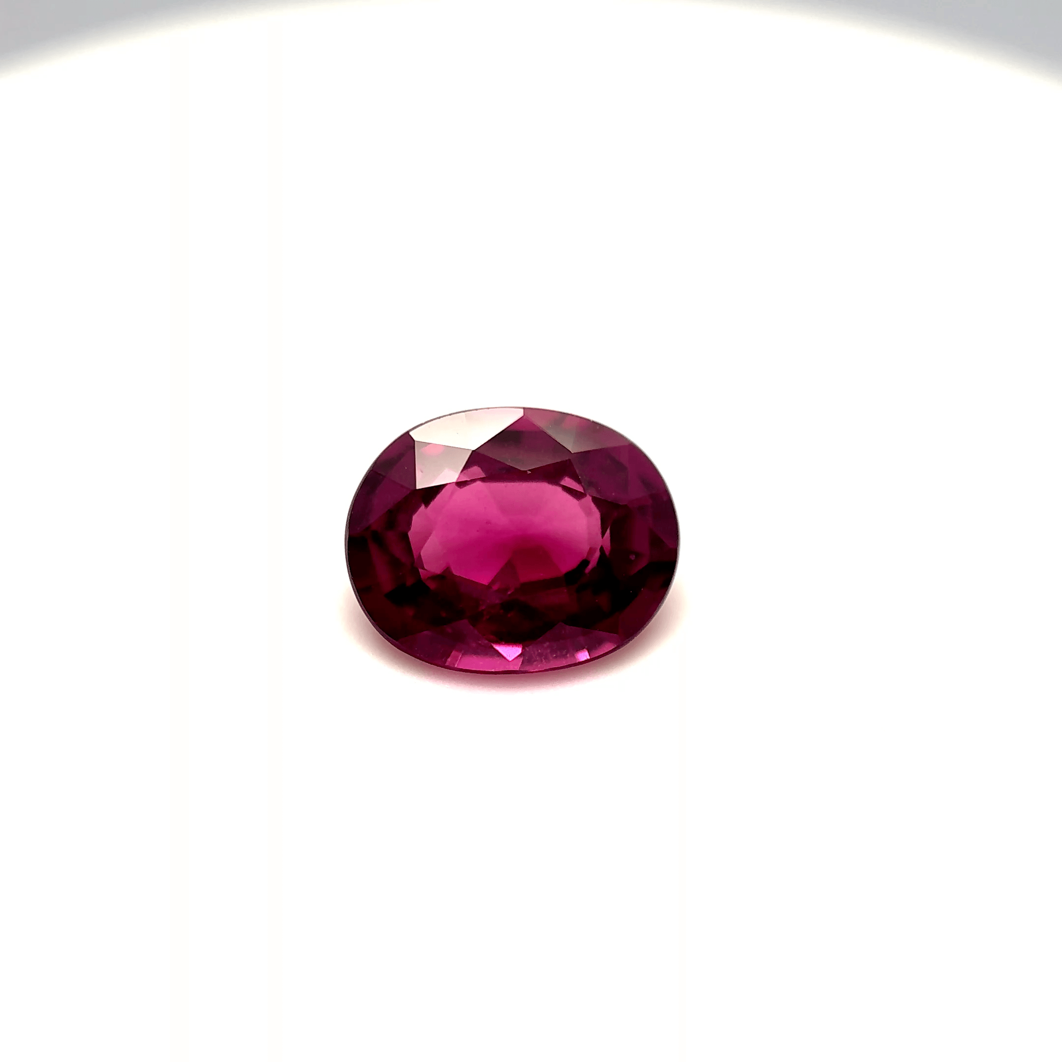 Grenat Rhodolite ovale 2,39ct