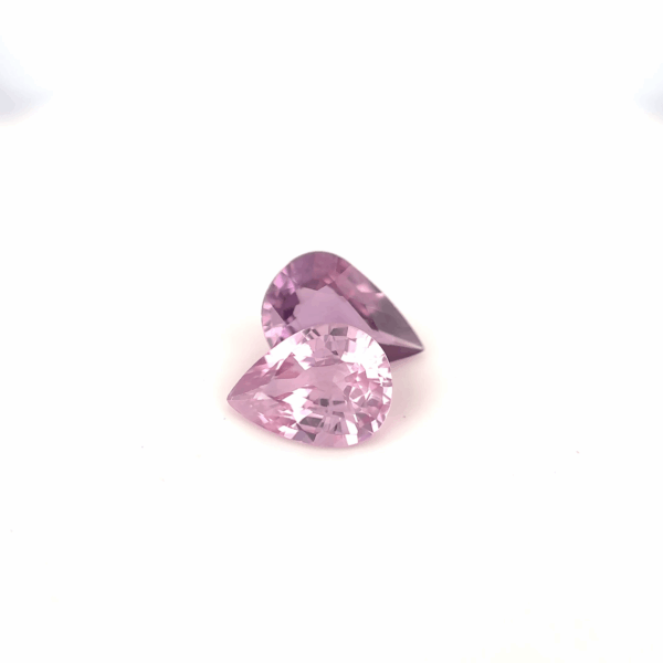 Lot 2 Saphirs fancy poire 2,40ct