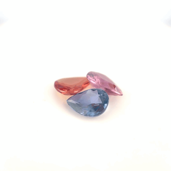 Lot 3 Saphirs fancy poire 3,30ct