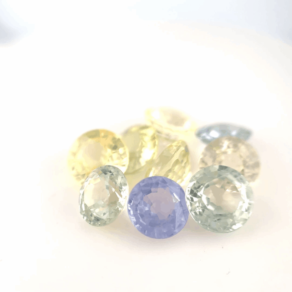 Lot 9 Saphirs fancy rond light 10,07ct