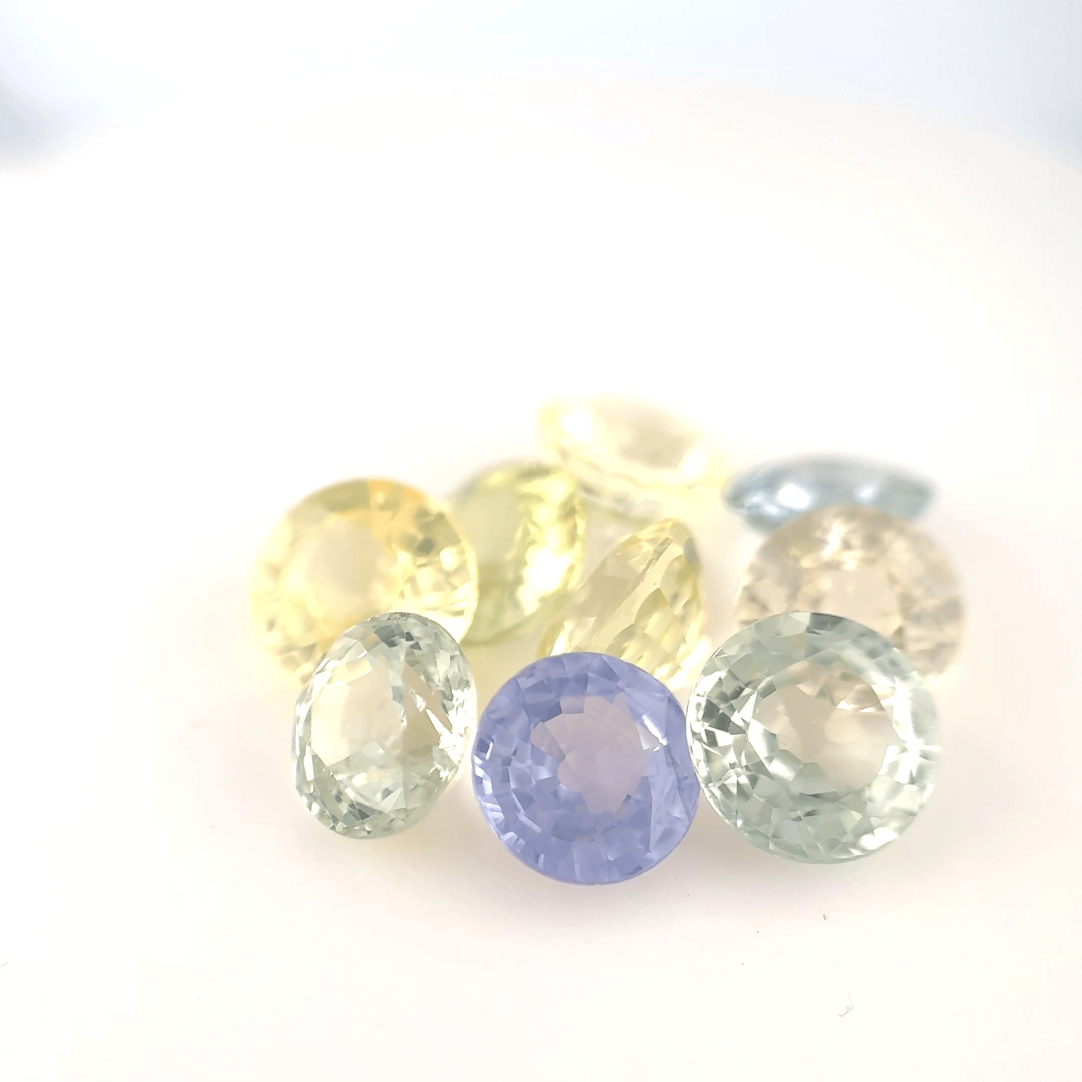Lot 9 Saphirs fancy rond light 10,07ct
