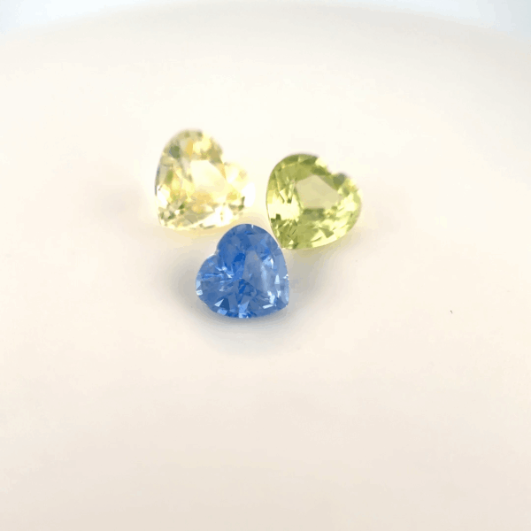 Lot 7 Saphirs fancy cœur 4,30ct
