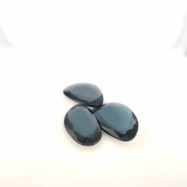 Lot Spinelles bleu gris RoseCut 3,13ct