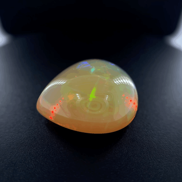Opale cabochon poire 14,10ct