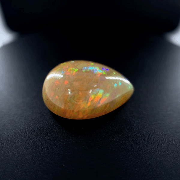 Opale cabochon poire 8,28ct