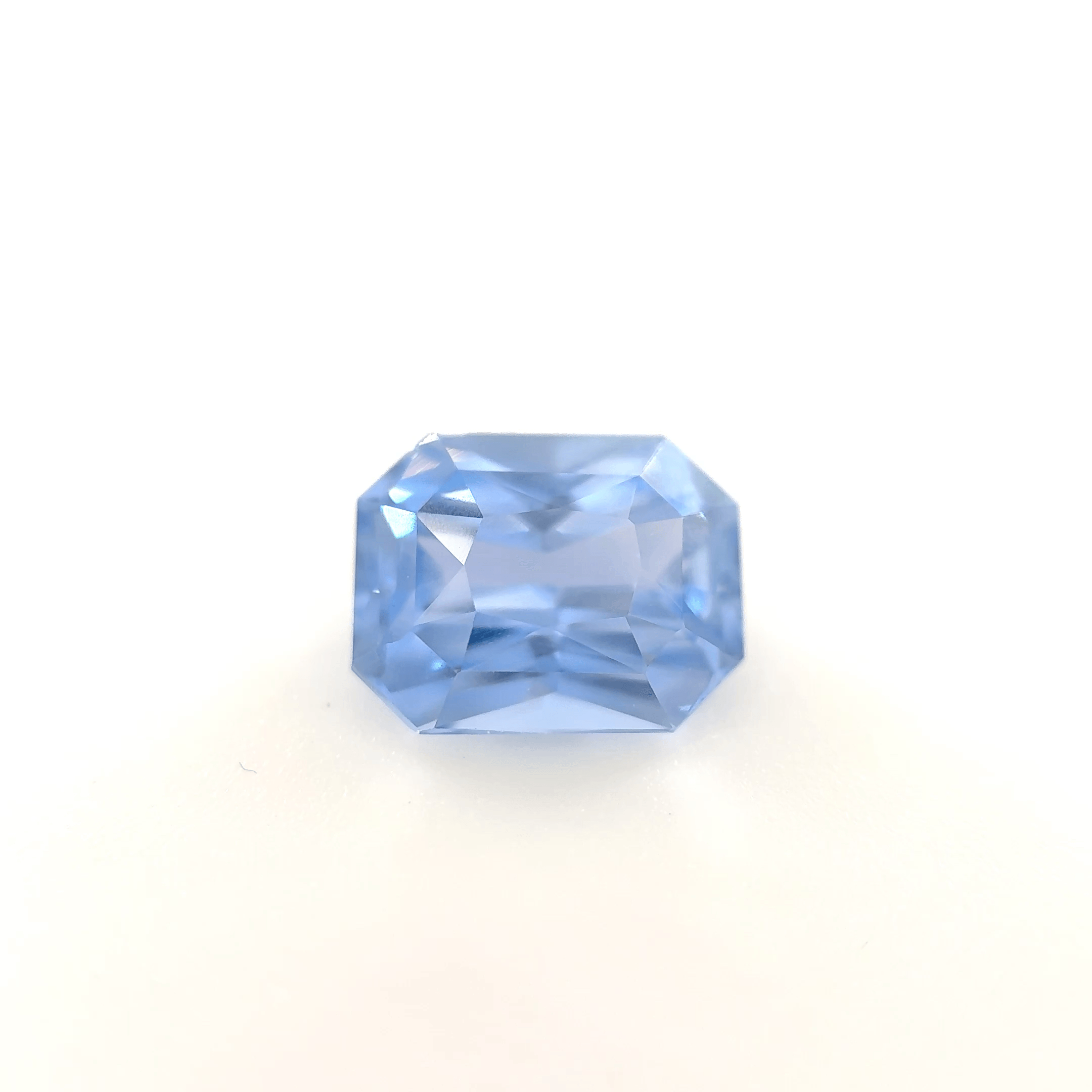 Saphir taille émeraude 1.98ct