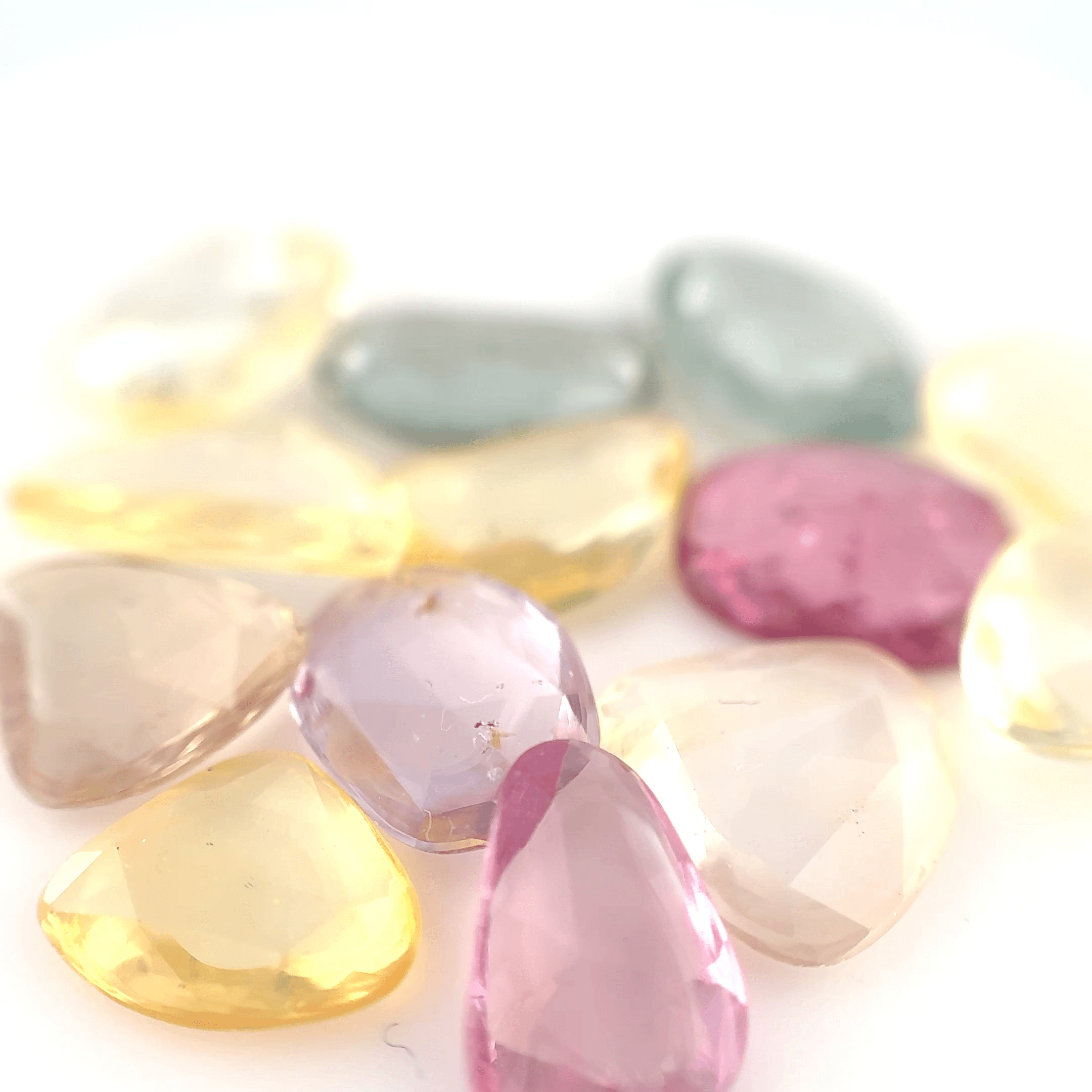 Lot Saphirs fancy Rosecut 24,93ct